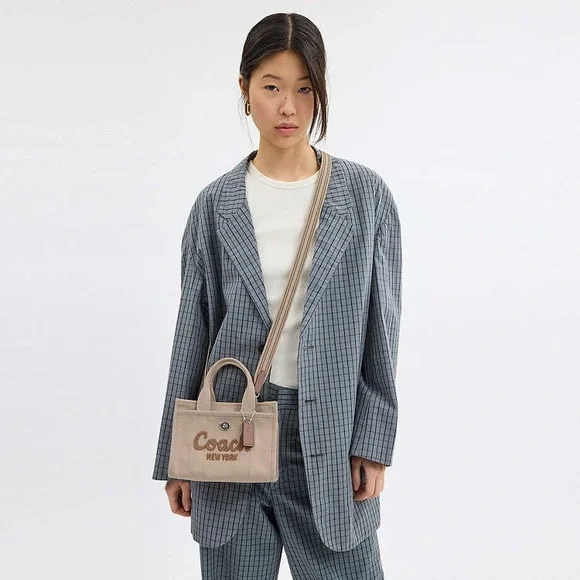 Coach Cargo Tote Bag 20 in Beautiful Muted Red Canvas and Embroidered Label - Picture 13 of 15